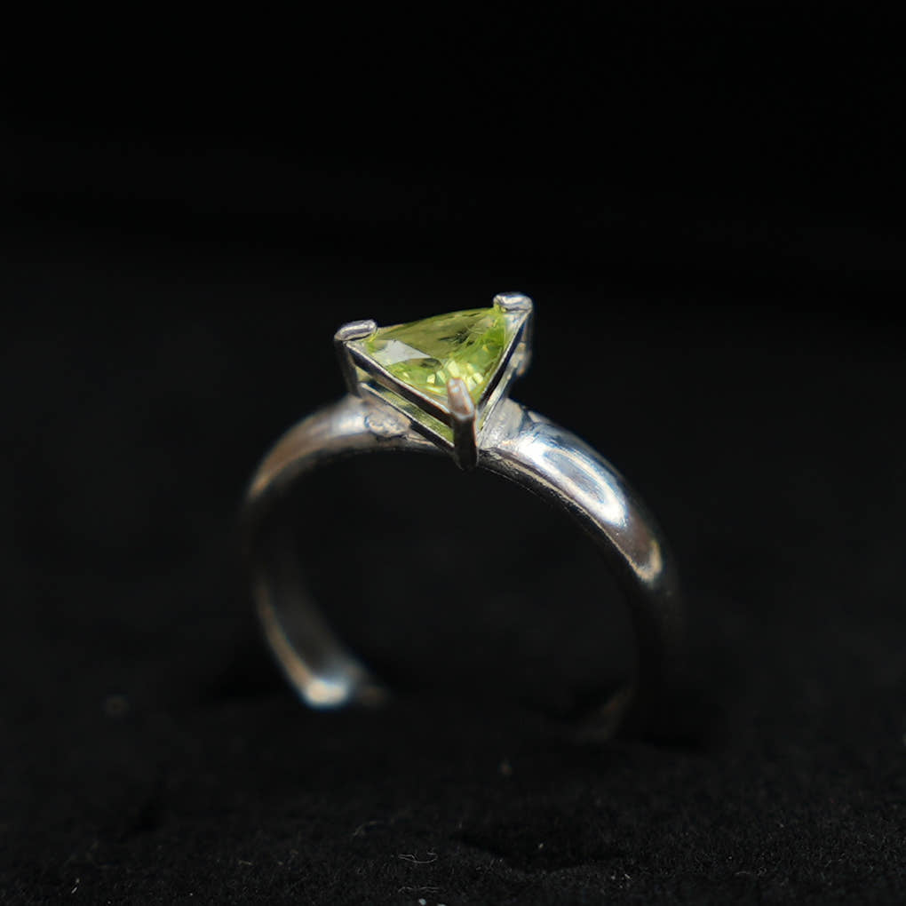 [SUMMER TAG SOL] Peridot Prong Facet 925 Silver Ring