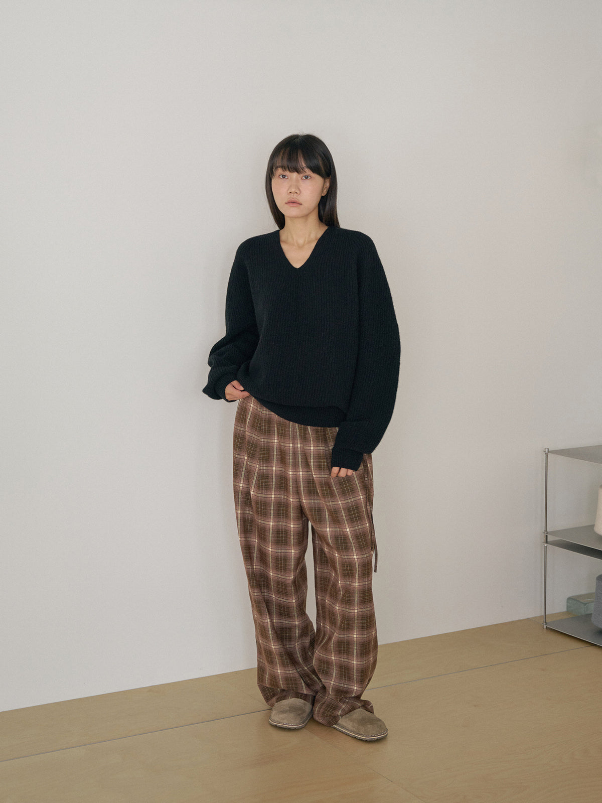 Wool V-neck Raglan Pullover - Black 7