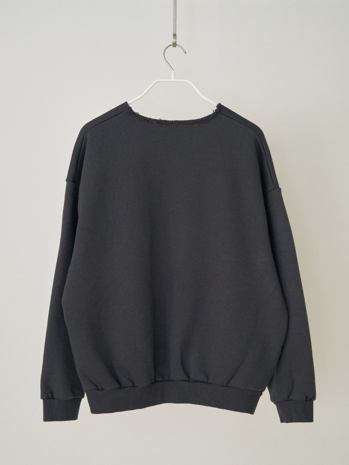 MARAN Raw Edge Sweatshirt - Charcoal 商品画像19/19