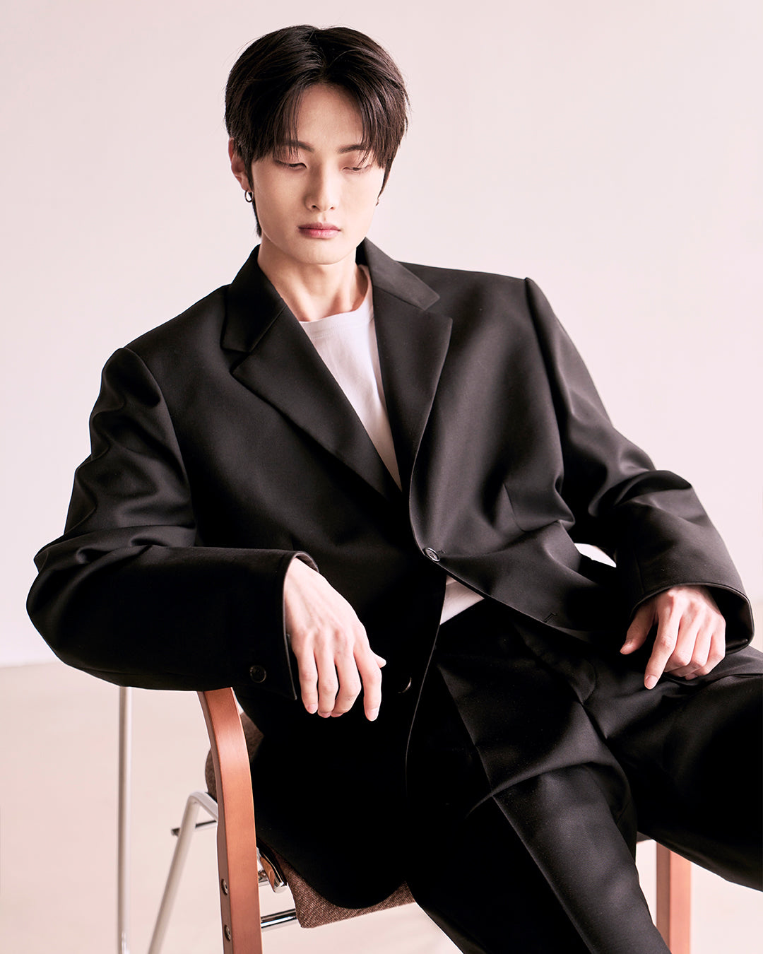 Leather Reveal Sleeve Wool Blazer_Black