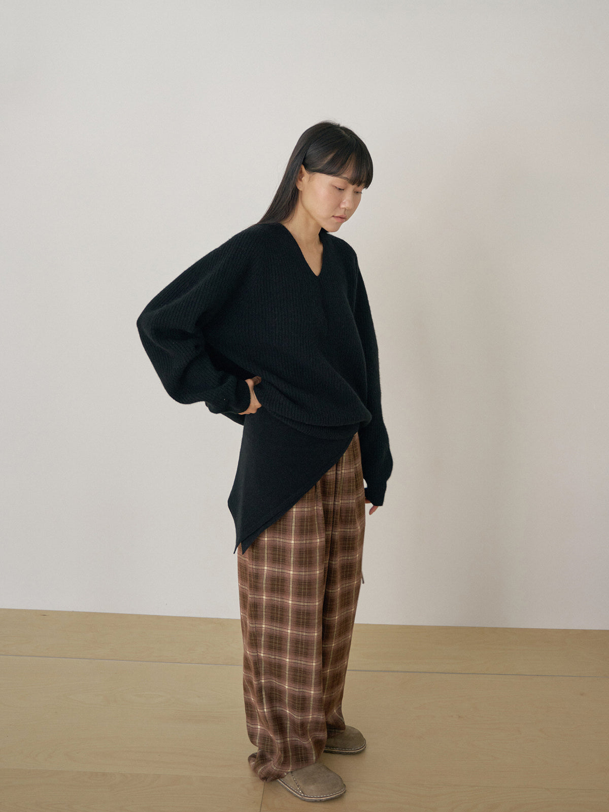 Cashmere Square Scarf - Black 7