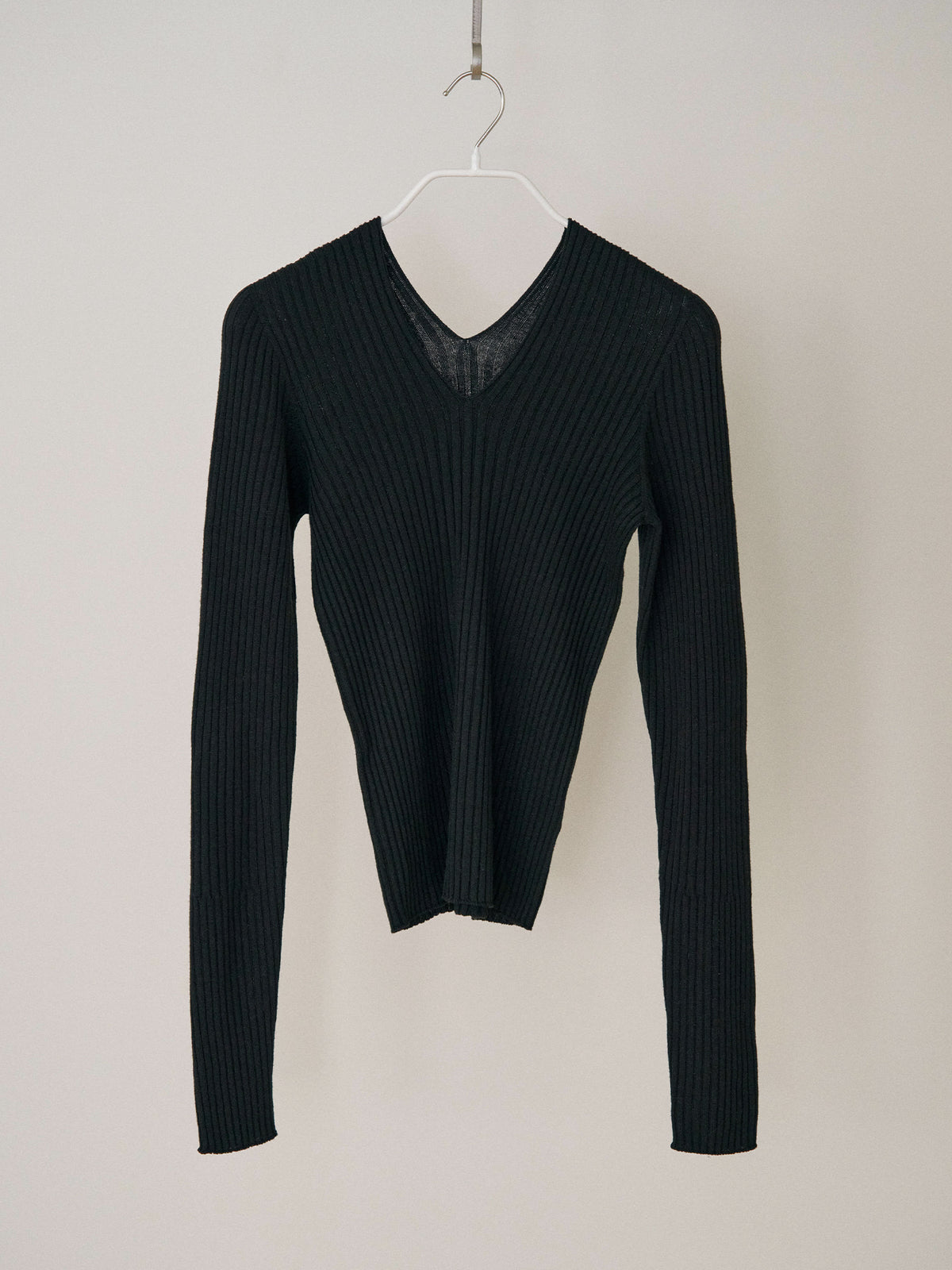 MARAN Double V-neck Rib Pullover - Black 商品画像14/17