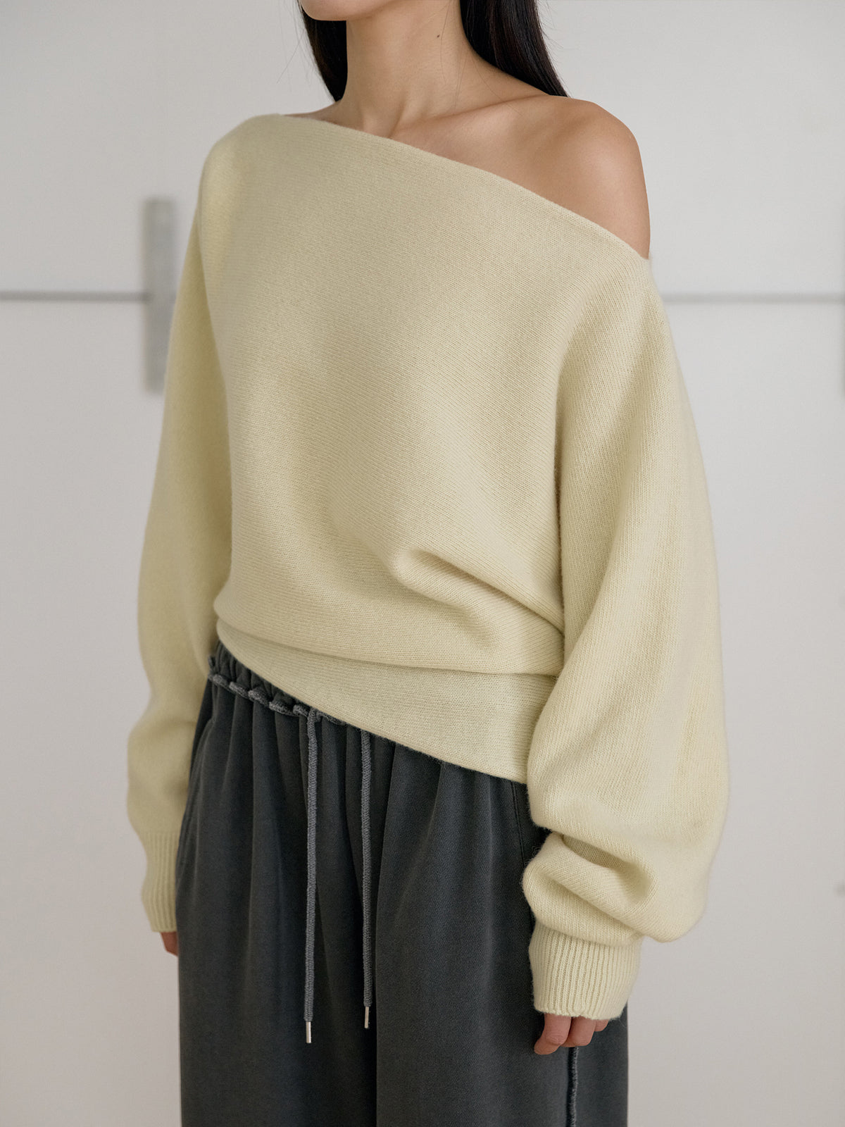 Flow Boat Neck Pullover - Pale Yellow 12