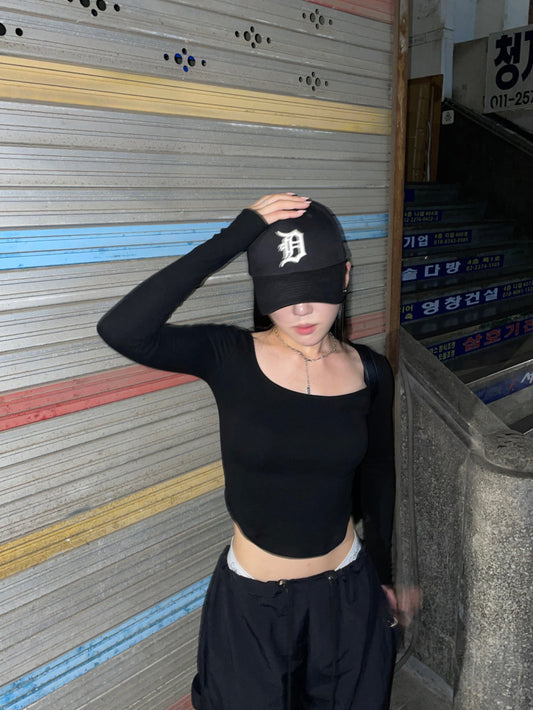 BASIC ROUND NECK LONG SLEEVE -BLACK 