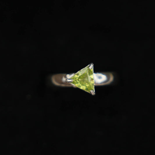 [SUMMER TAG SOL] Peridot Prong Facet 925 Silver Ring