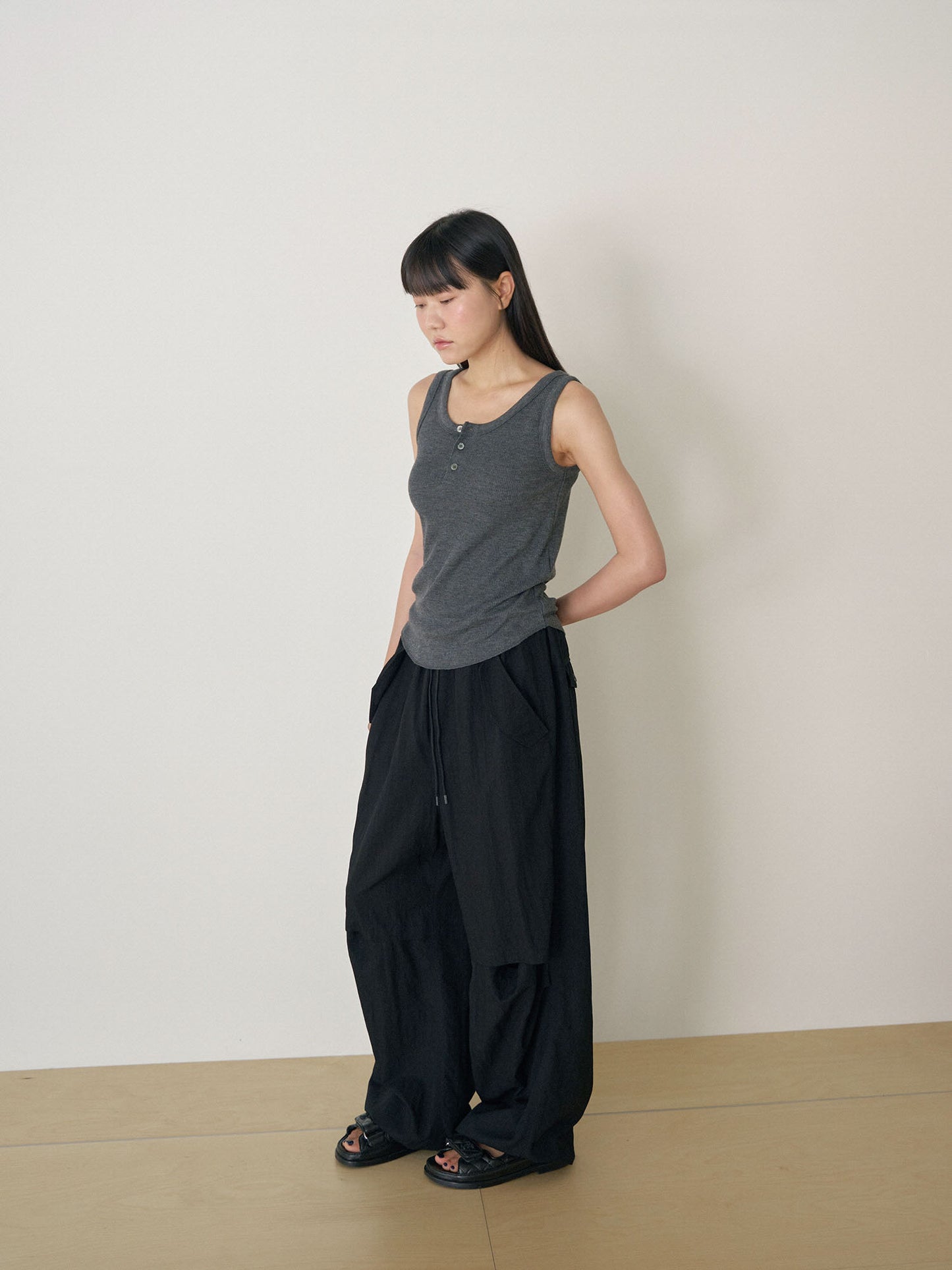 Waffle Button Sleeveless - Charcoal
