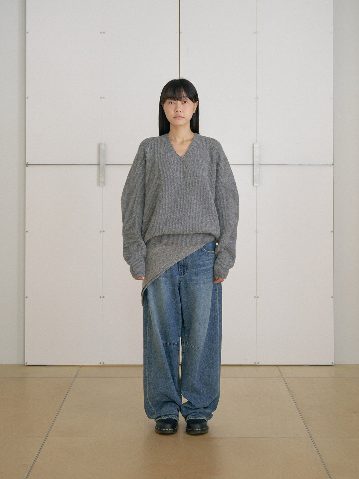 MARAN Wool V-neck Raglan Pullover - Gray 商品画像12/19