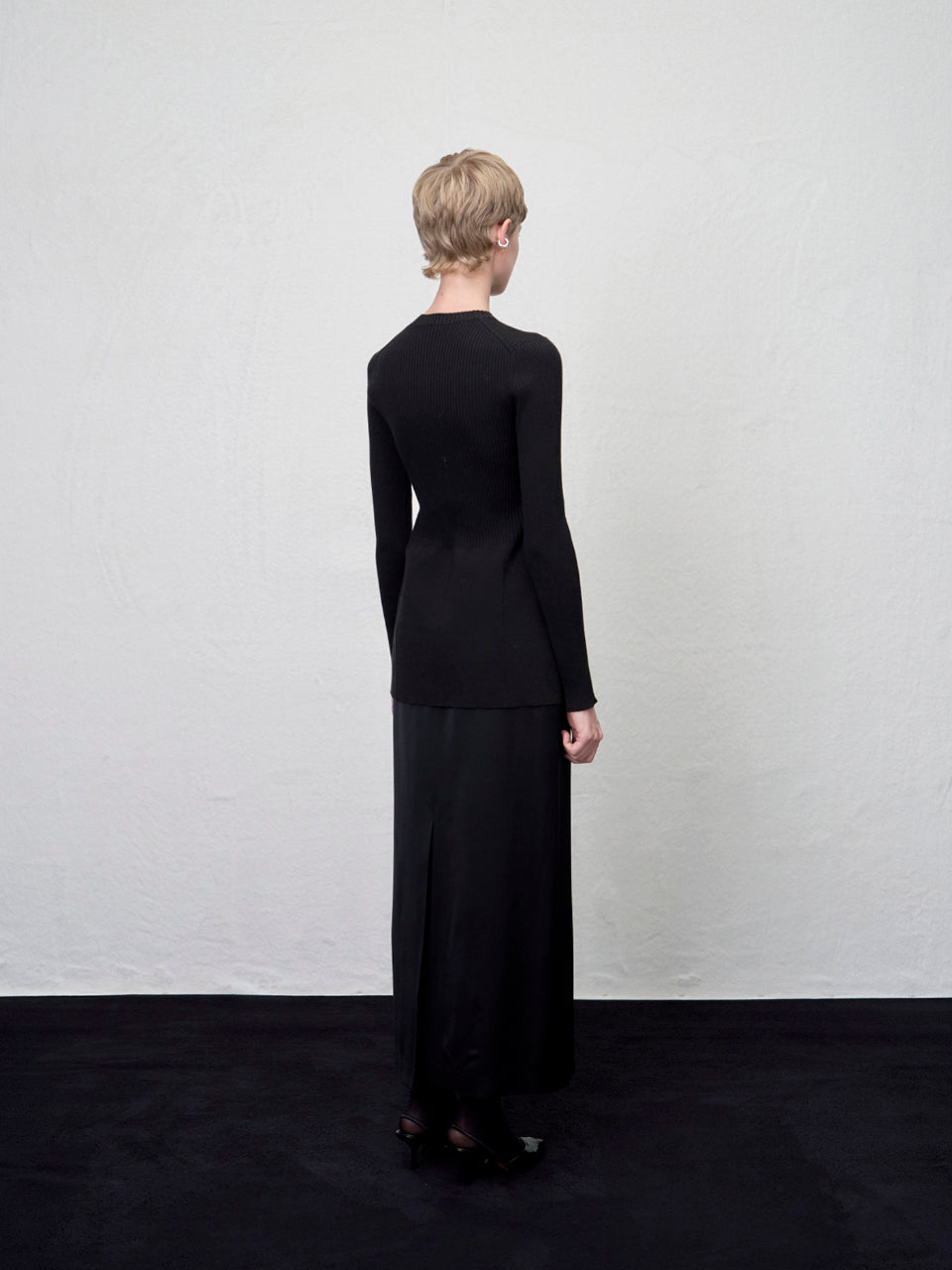 【ARIK. アリク AW】Lyra satin maxi skirt Black