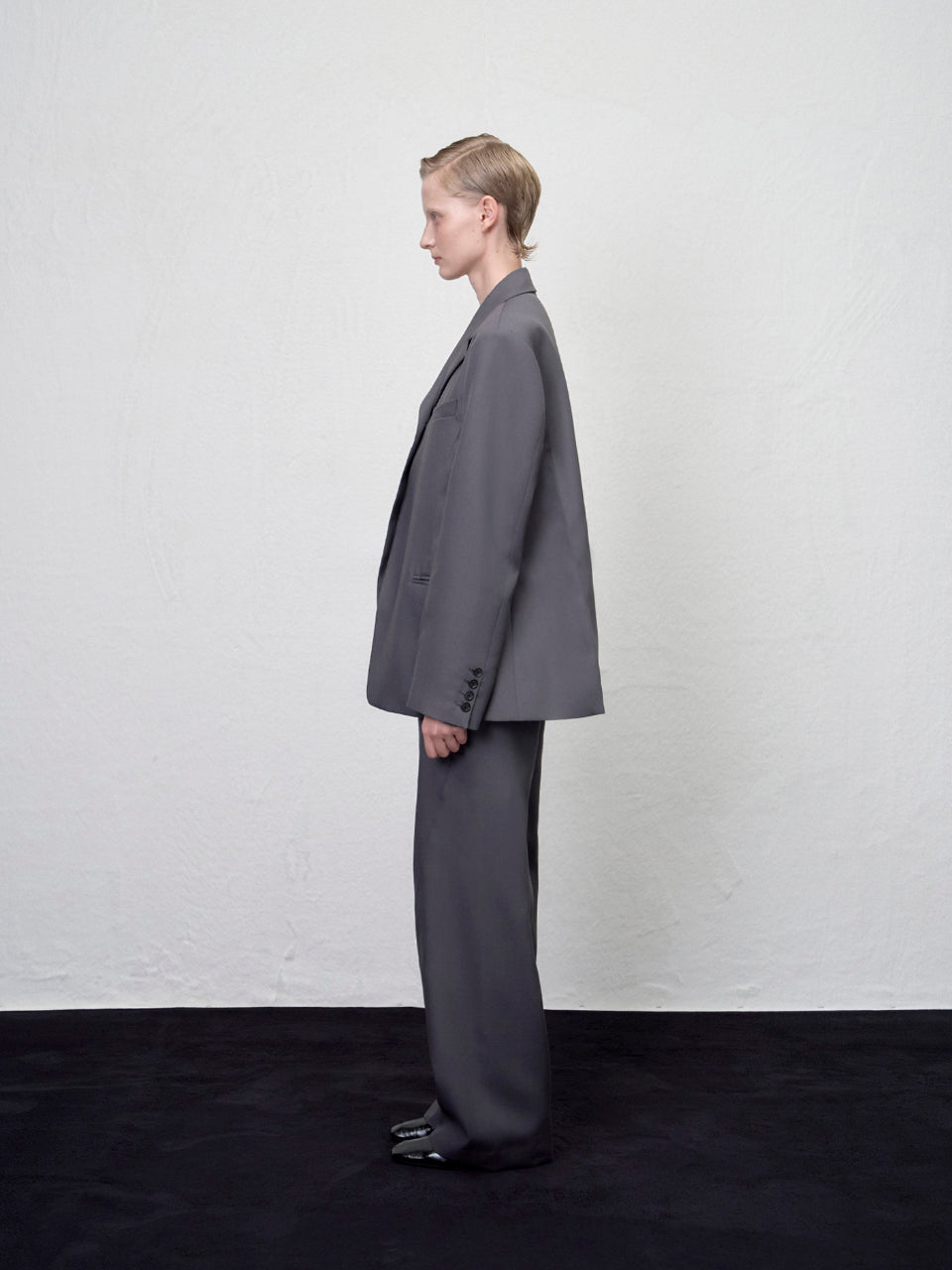 【ARIK. アリク AW】Kaus Pressed single jacket Grey