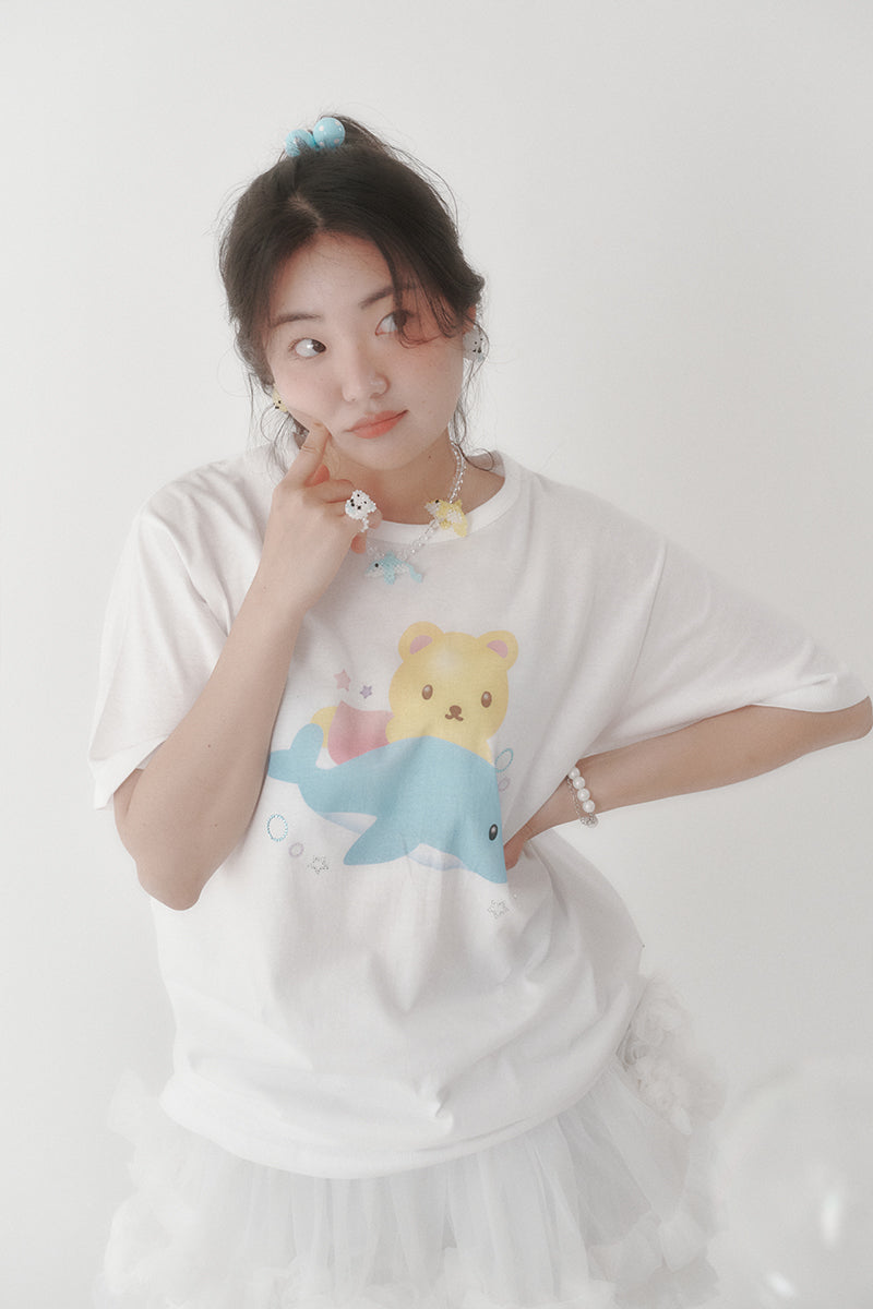 [X YOUNGART] JINI's Dolphin Ride Cubic T-shirt