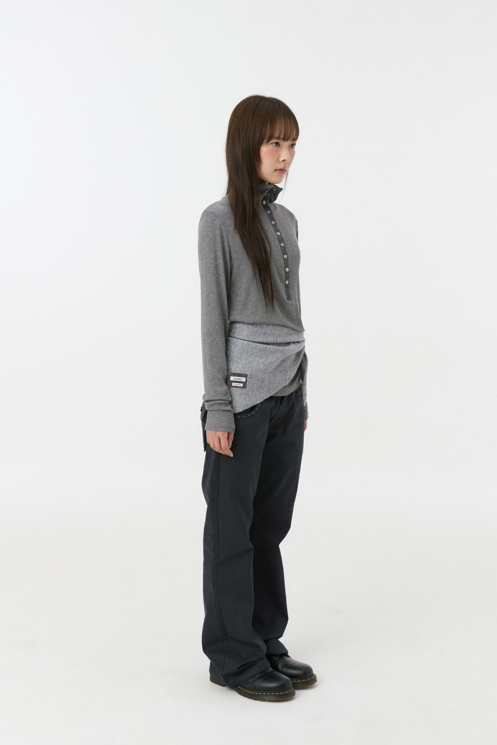SIGNATURE LABEL KNIT SCARF, GRAY