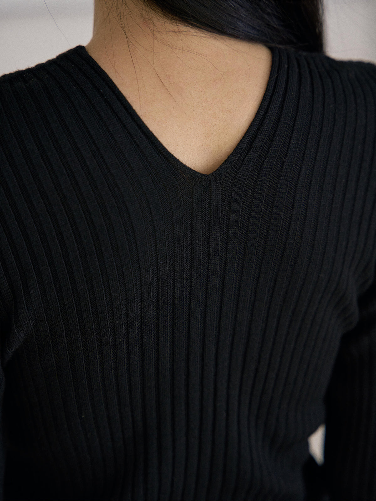Double V-neck Rib Pullover - Black 9