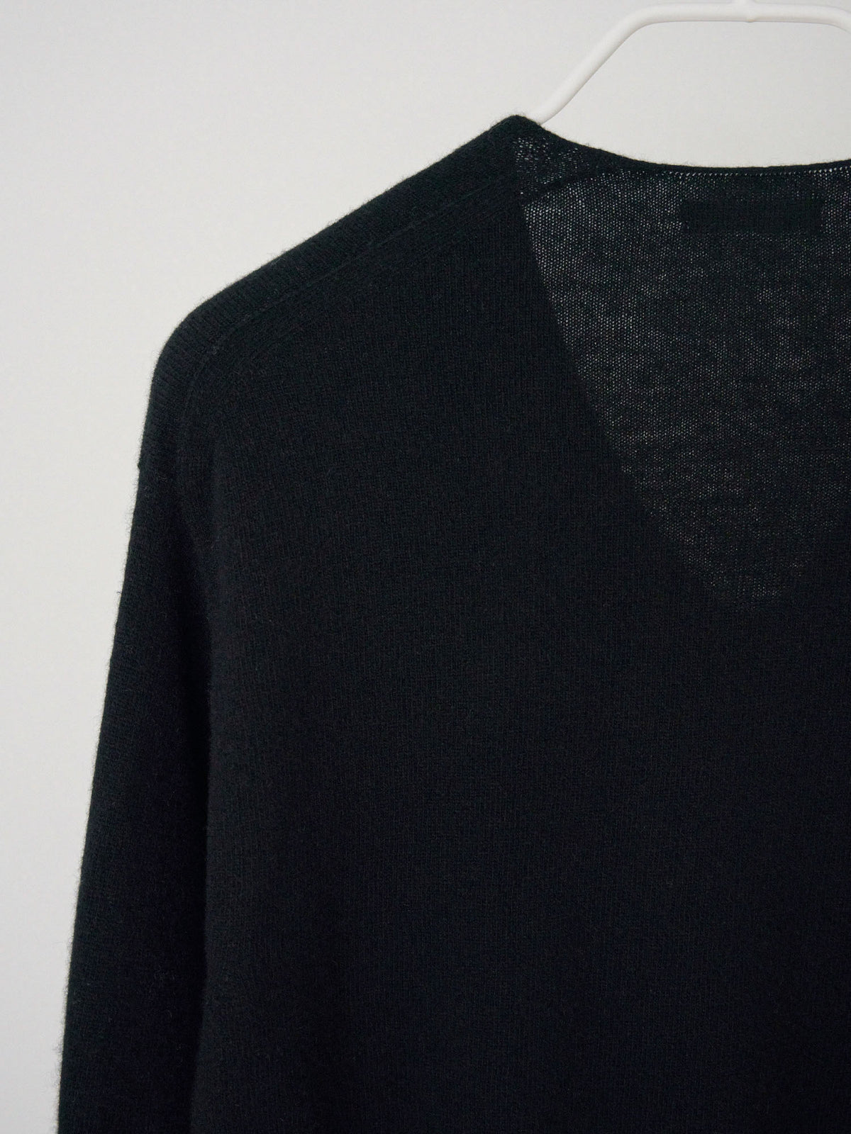 Cashmere Blend V-neck Pullover - Black 10
