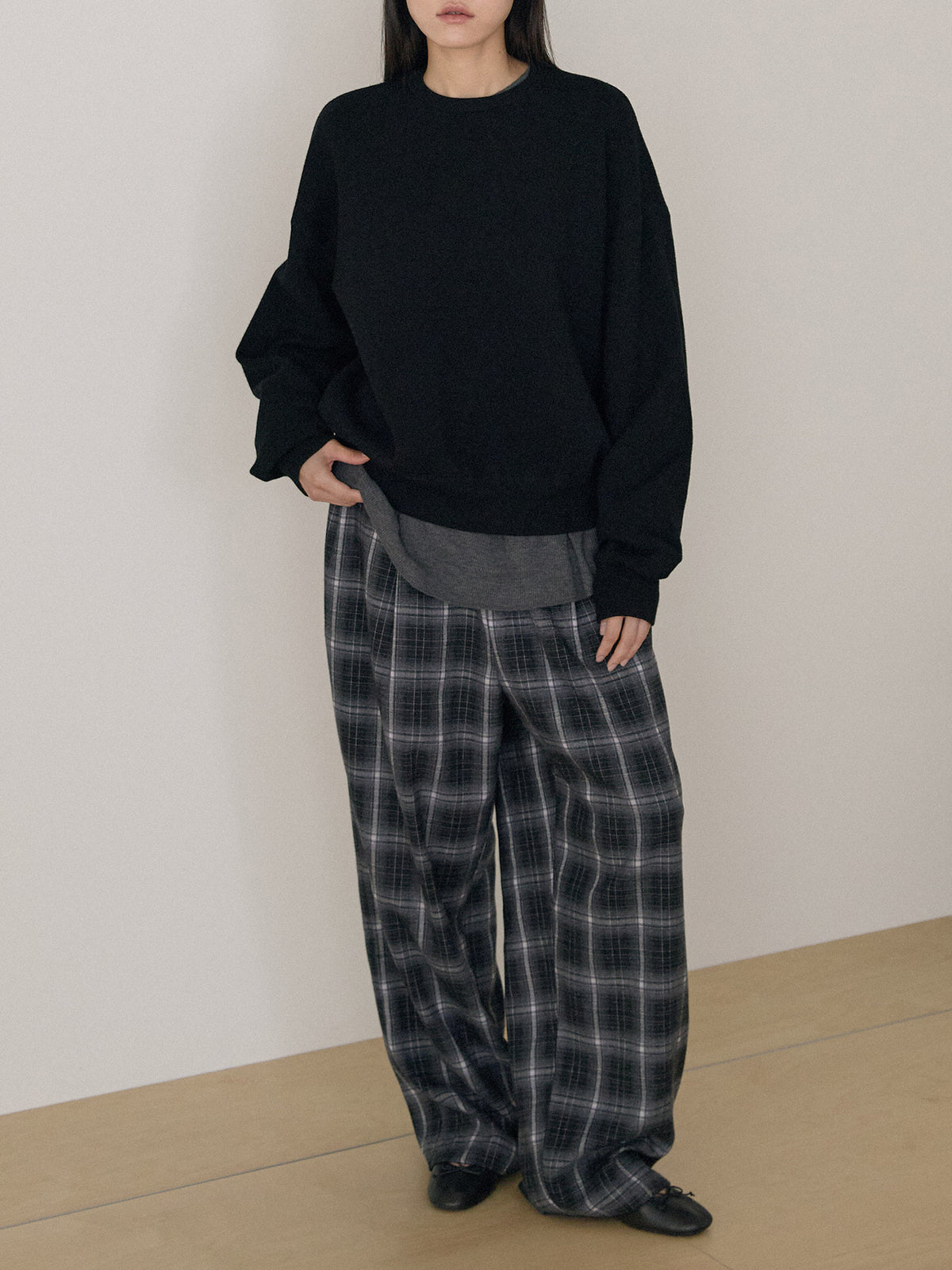 Ray Round Pullover - Black 7