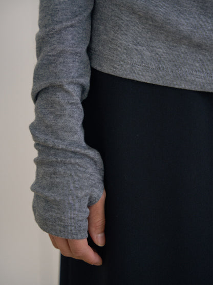 Finger Hole Long Sleeve - Charcoal 1