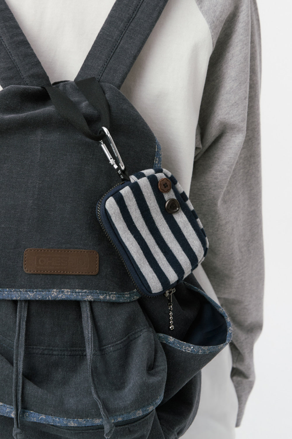 BUTTON POINT COIN WALLET, NAVY STRIPE