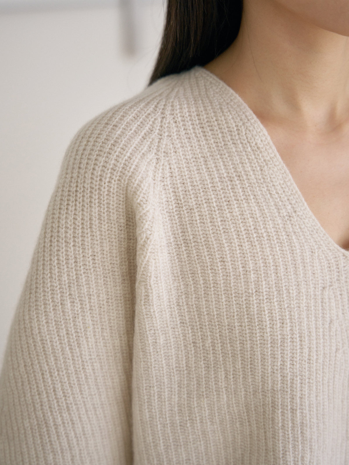 MARAN Wool V-neck Raglan Pullover - Oatmeal 商品画像15/21