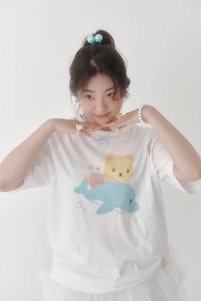 [X YOUNGART] JINI's Dolphin Ride Cubic T-shirt