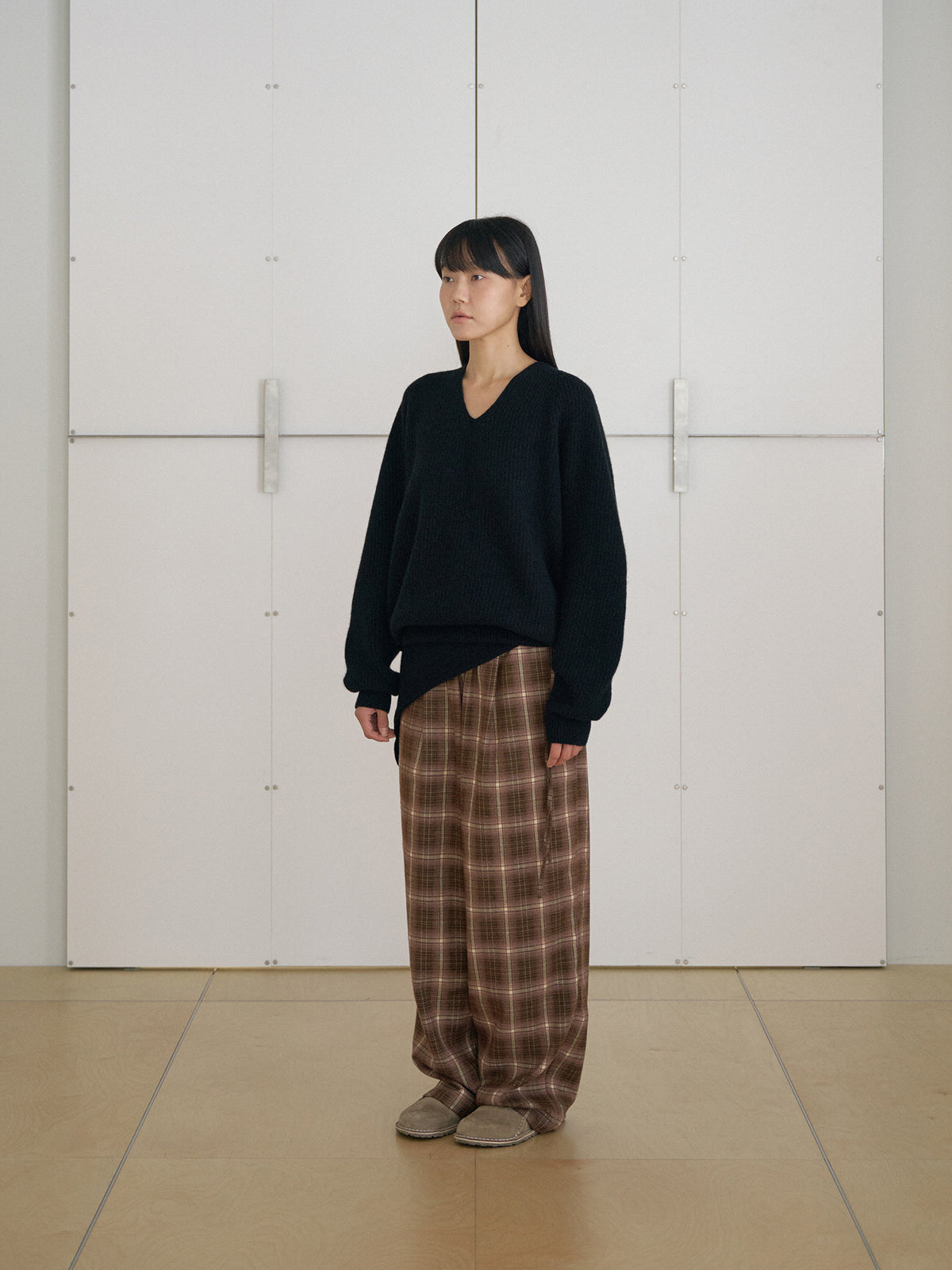 Cashmere Square Scarf - Black 11