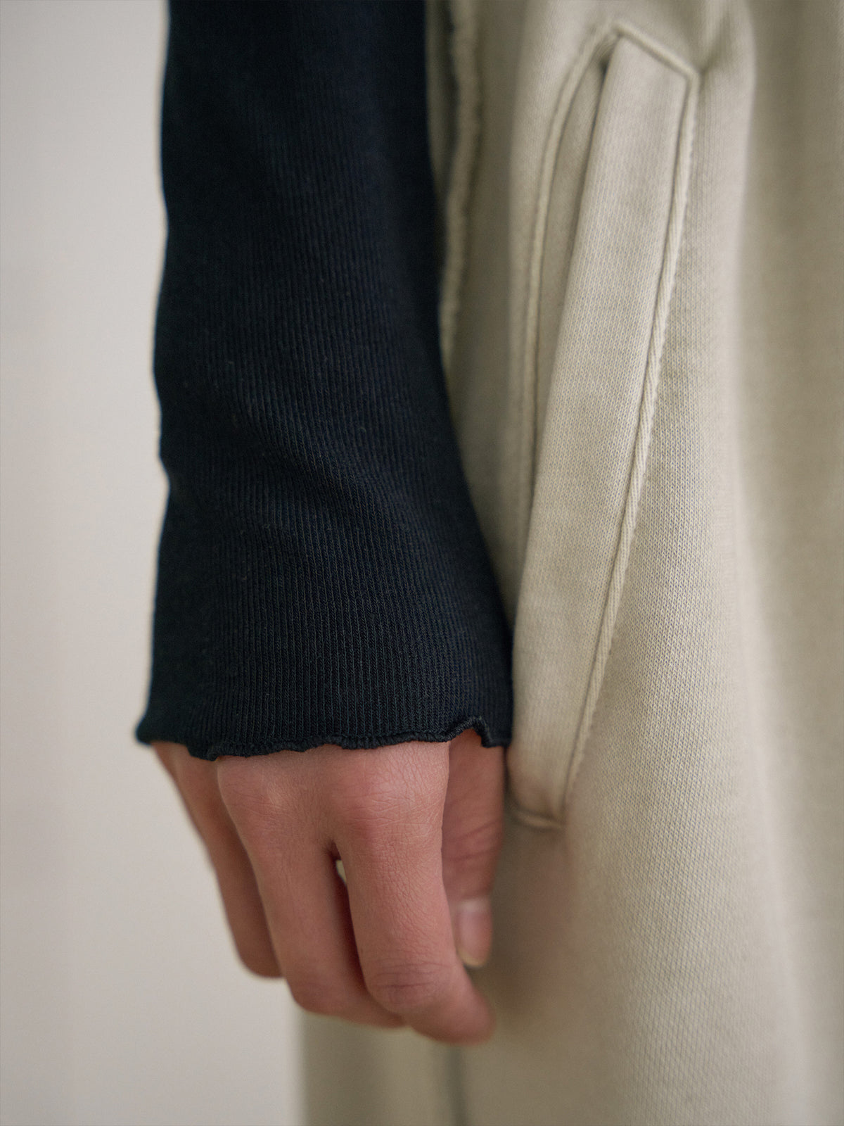 Wave V-neck Rib Cardigan - Black 12