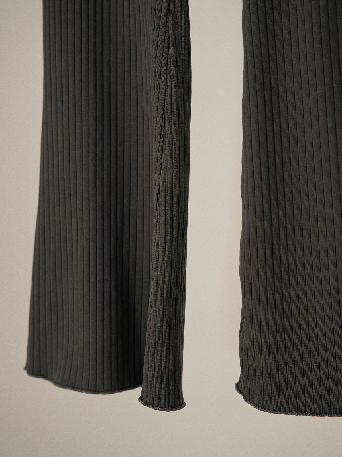 MARAN Pigment Flare Pants - Charcoal 商品画像16/17