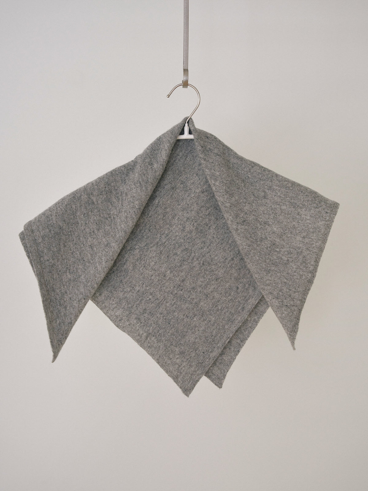 MARAN Cashmere Square Scarf - Gray 商品画像17/17