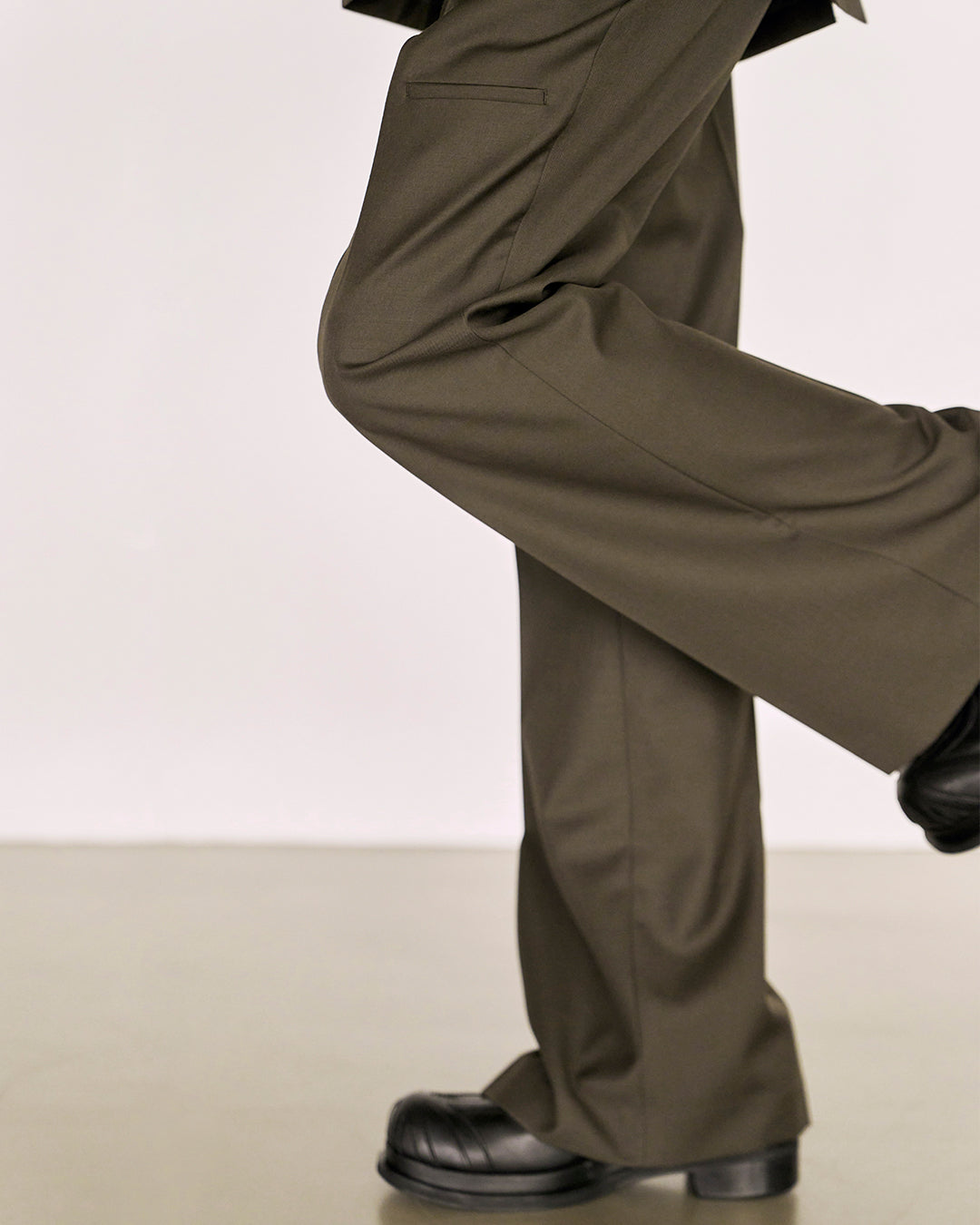 Choke Pocket Wool Flare Slacks_Khaki Brown