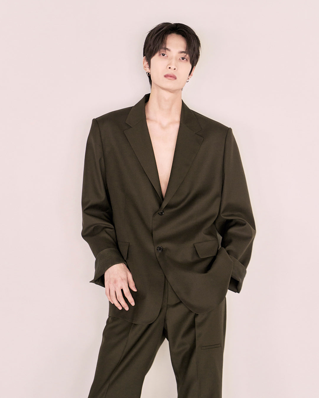 Leather Reveal Sleeve Wool Blazer_Black