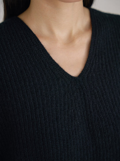 Wool V-neck Raglan Pullover - Black 9
