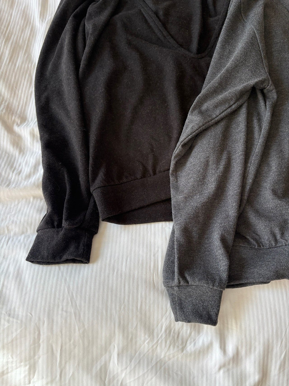 【A MA:DE】Deep V T-shirt ( 2color )