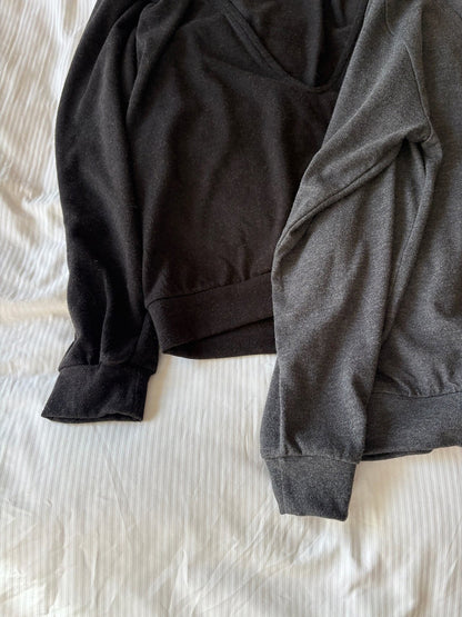 【A MA:DE】Deep V T-shirt (2 colors)