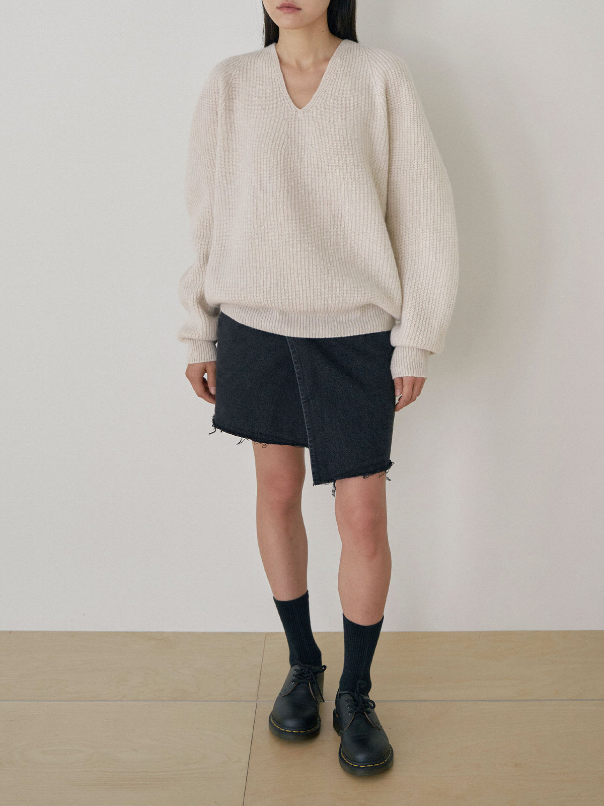 Wool V-neck Raglan Pullover - Oatmeal 10