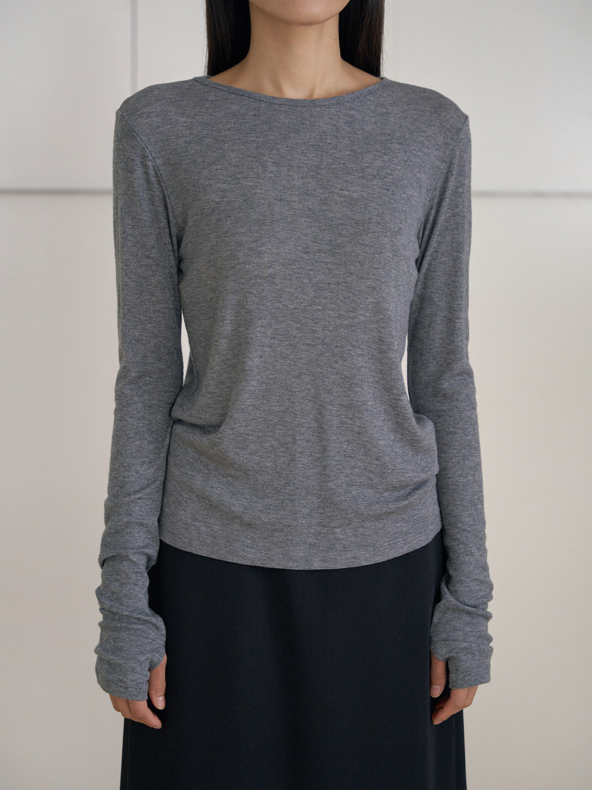 Finger Hole Long Sleeve - Charcoal 10