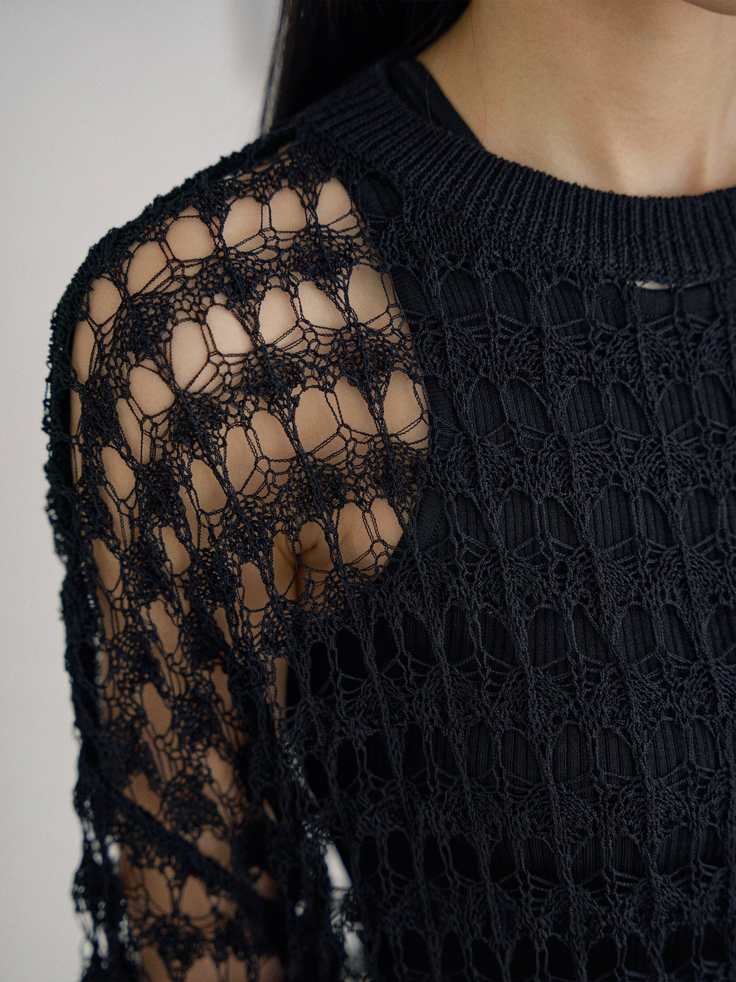 Net Round Pullover - Black