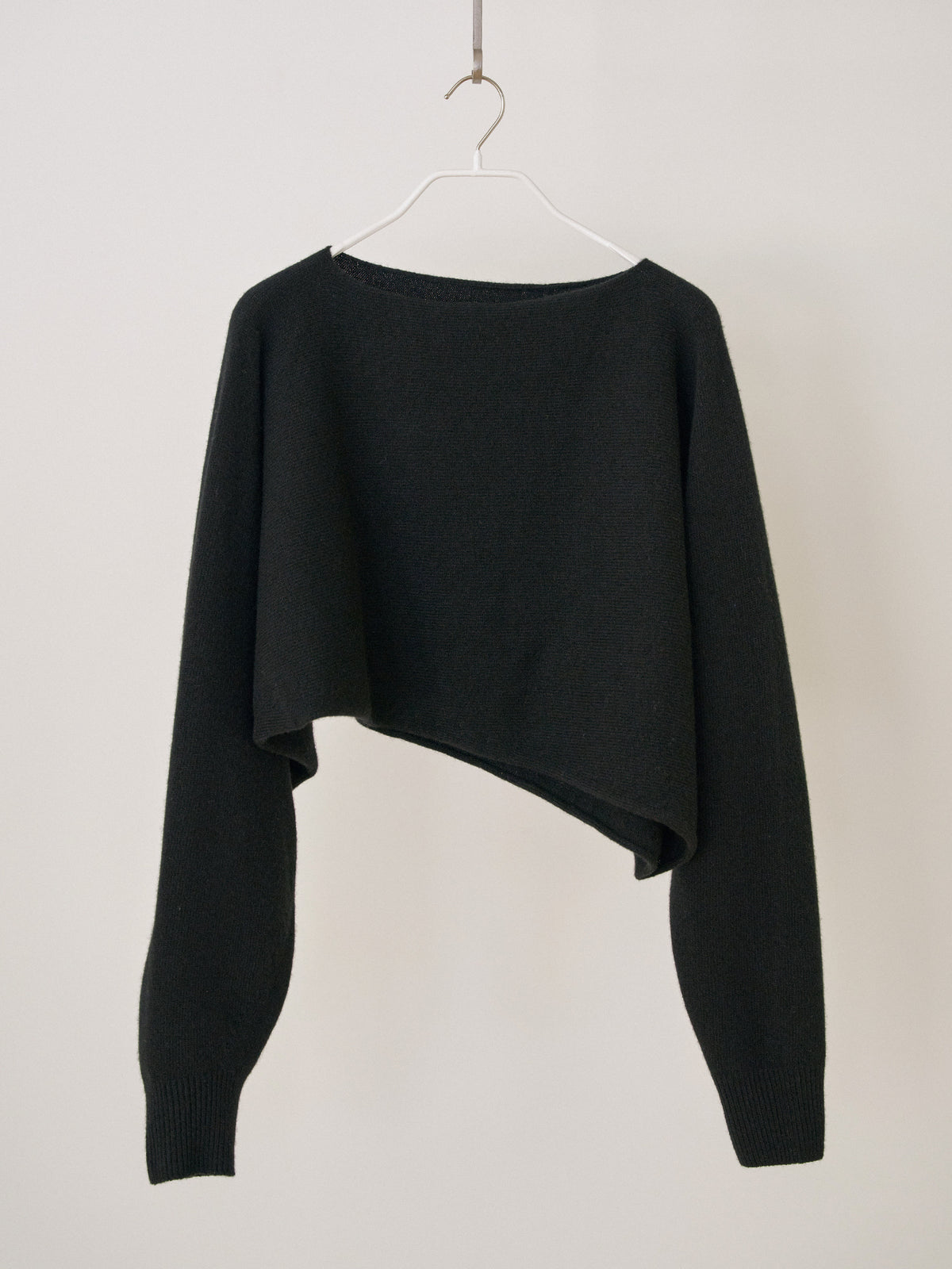 MARAN Unbalanced Boat Neck Pullover - Black 商品画像14/17