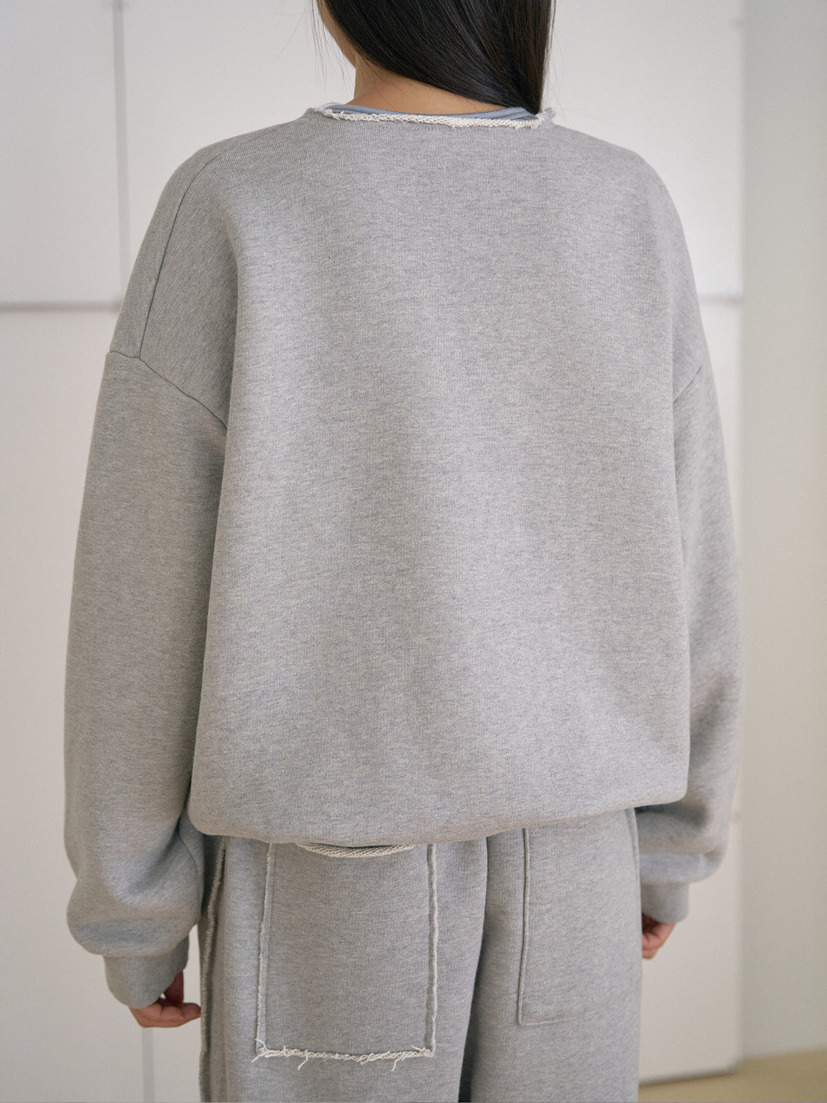 MARAN Raw Edge Sweatshirt - Gray 商品画像17/21