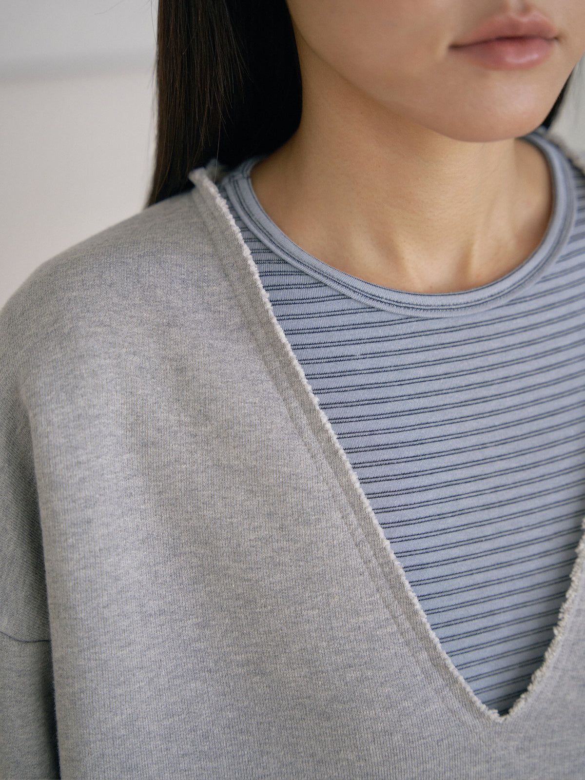 MARAN Raw Edge Sweatshirt - Gray 商品画像15/21