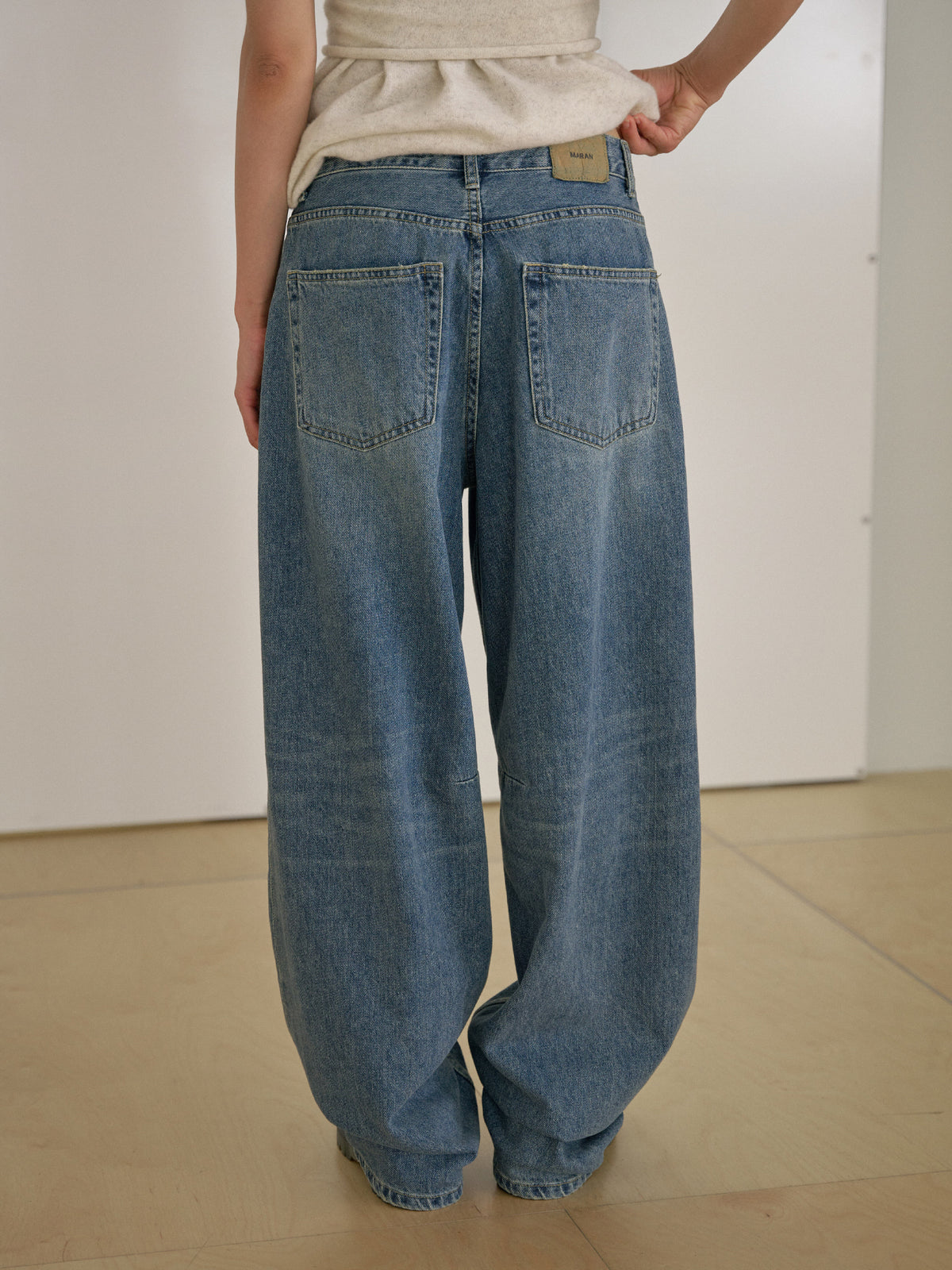 MARAN Curved Denim Pants - Indigo 商品画像17/21