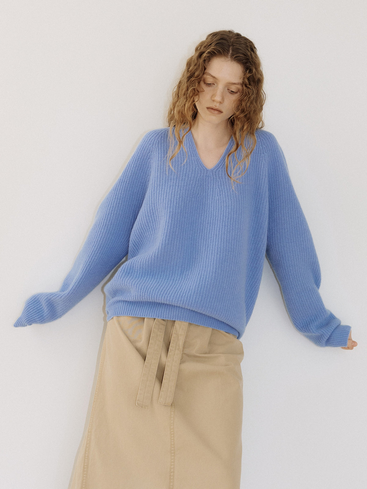 Wool V-neck Raglan Pullover - Blue 1