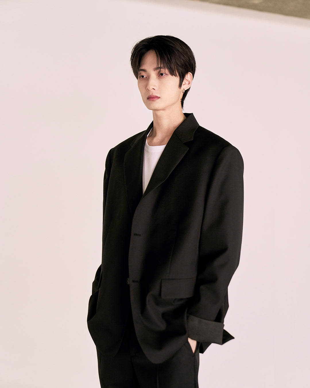 Leather Reveal Sleeve Wool Blazer_Black