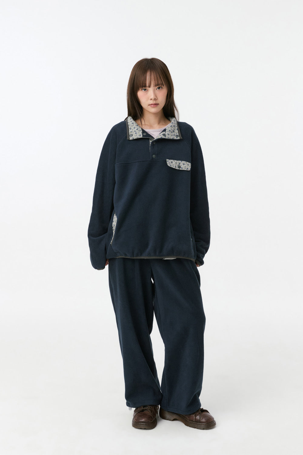 FLORAL CONTRAST FLEECE PULLOVER, NAVY
