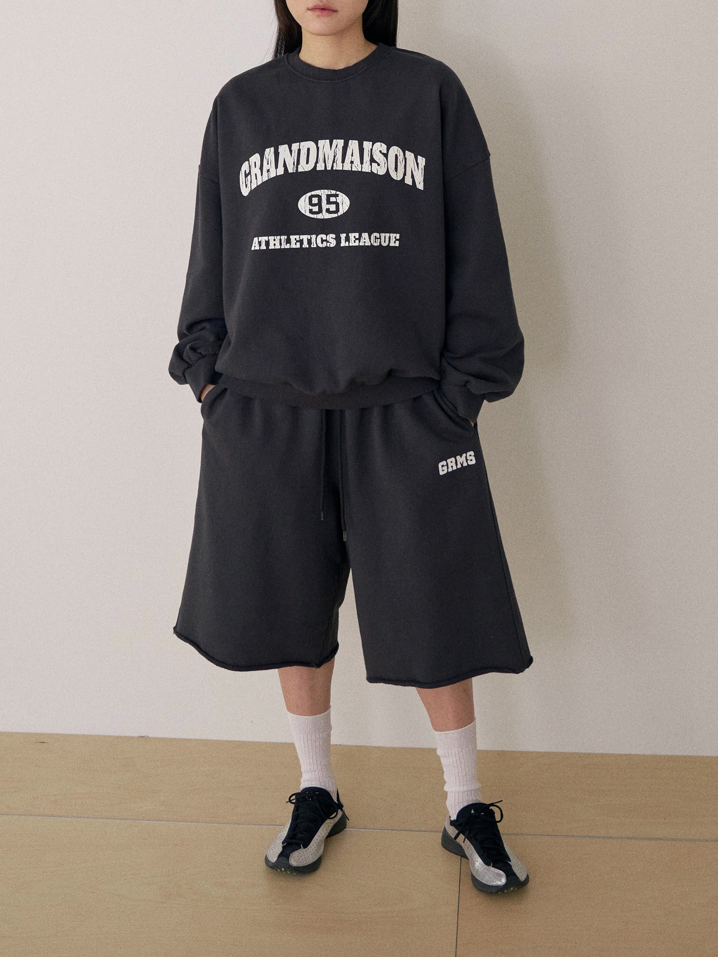 Crack Lettering Sweatshirt - Charcoal