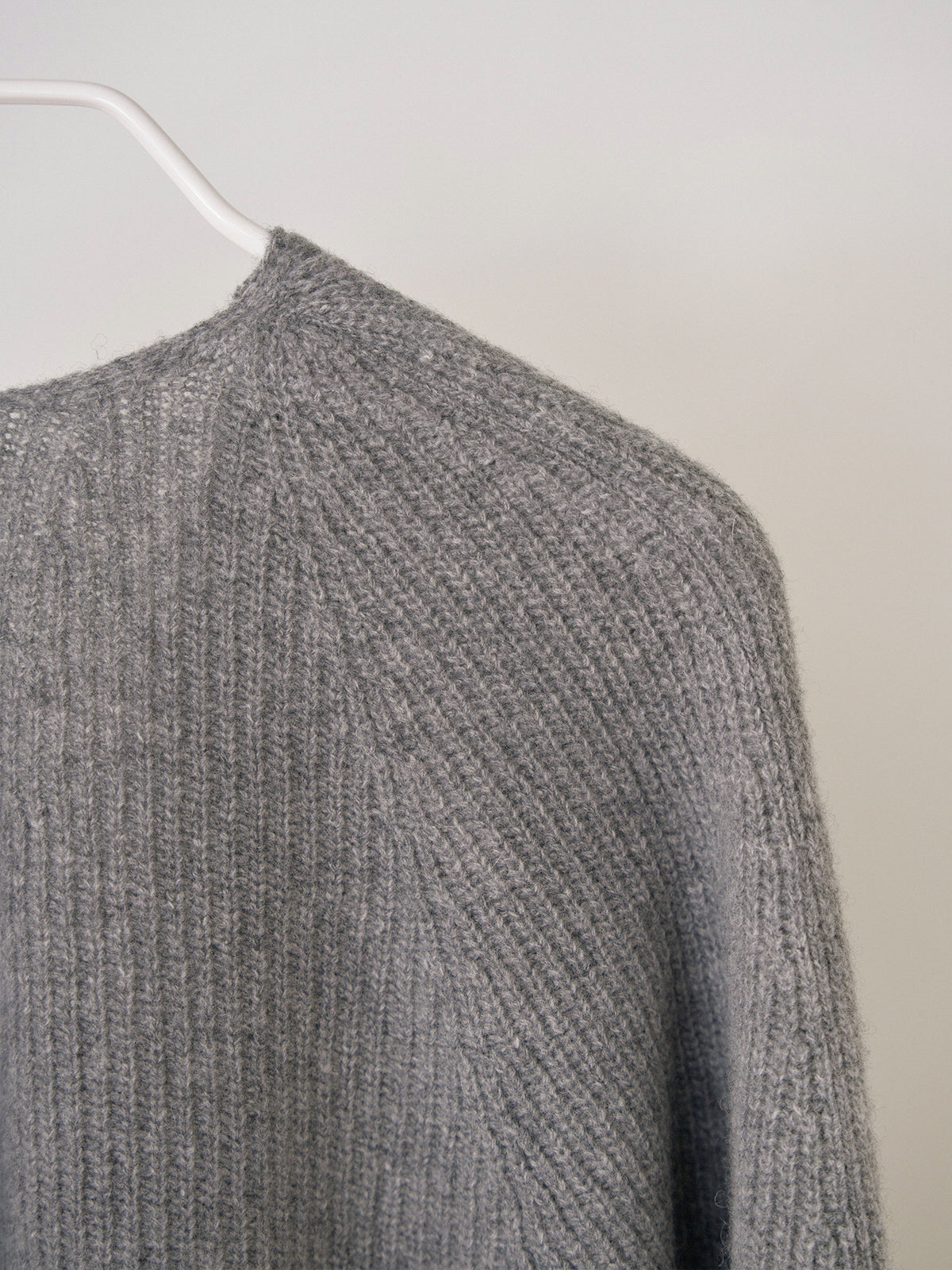 MARAN Wool V-neck Raglan Pullover - Gray 商品画像18/19