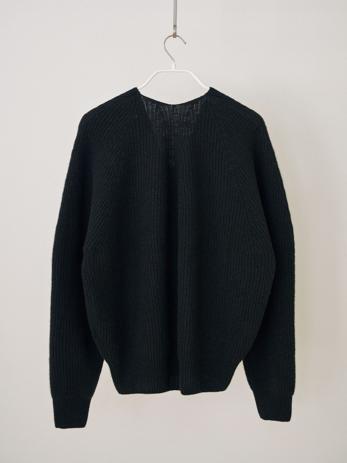 MARAN Wool V-neck Raglan Pullover - Black 商品画像19/19