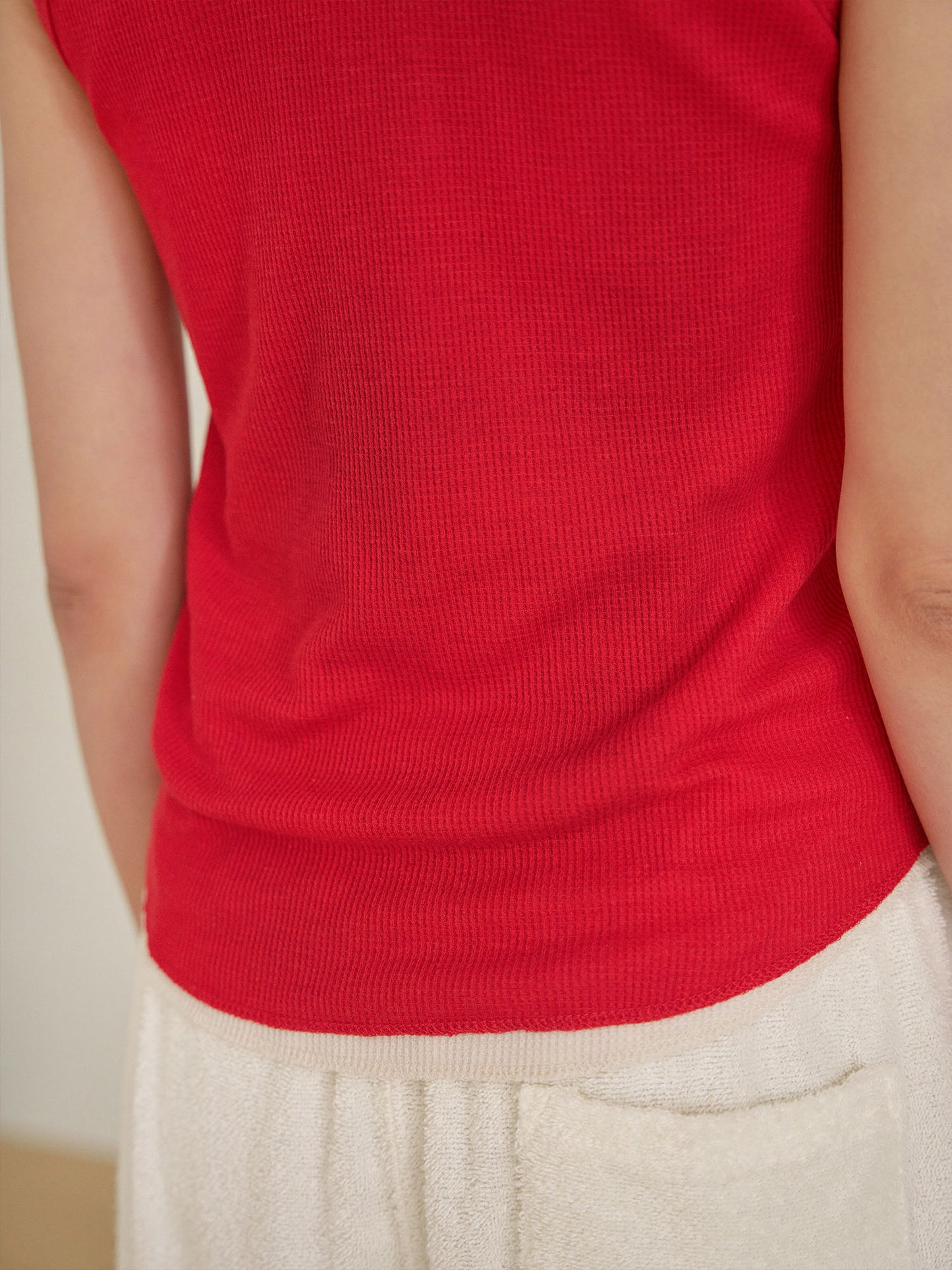 Waffle Button Sleeveless - Red