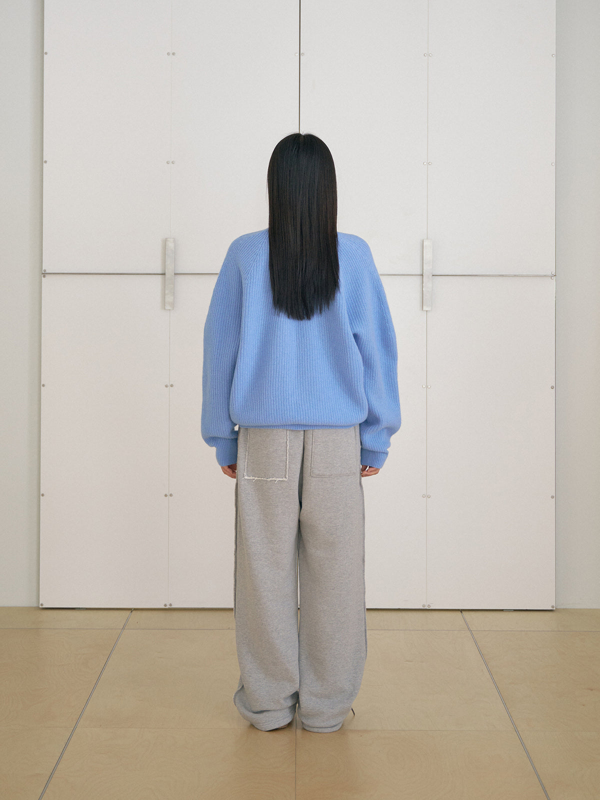 MARAN Wool V-neck Raglan Pullover - Blue 商品画像20/21