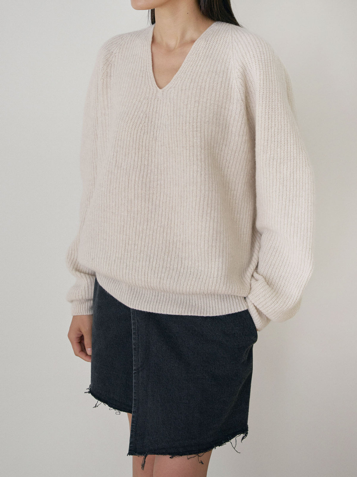 Wool V-neck Raglan Pullover - Oatmeal 12