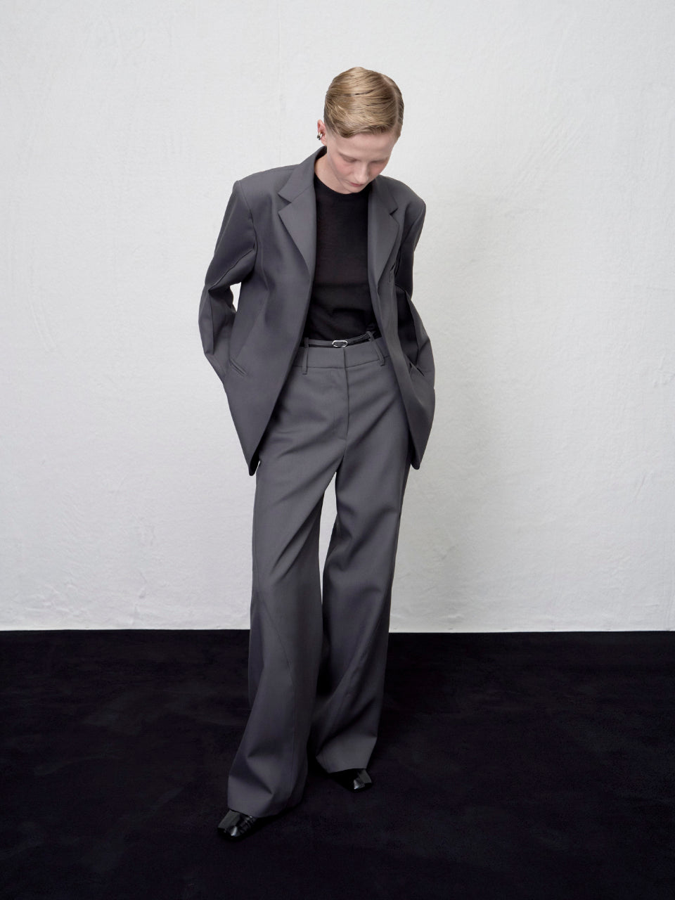 【ARIK. アリク AW】Kaus Pressed single jacket Grey