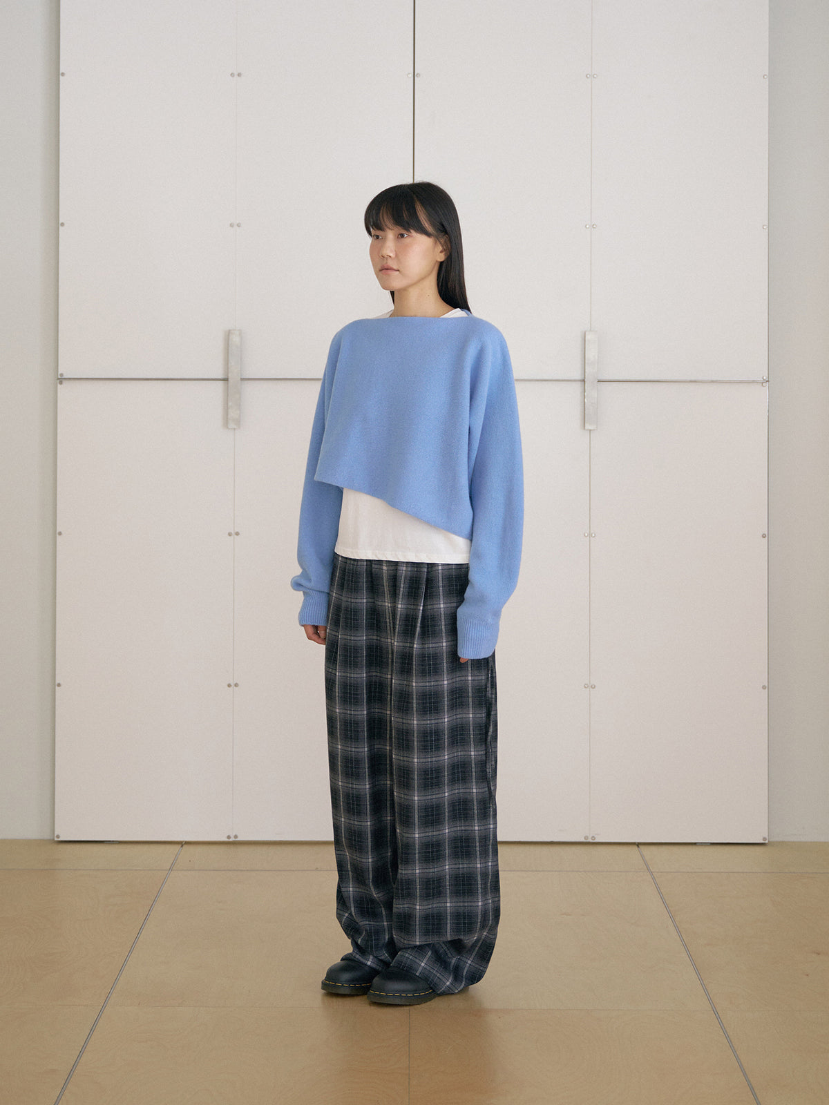 MARAN Unbalanced Boat Neck Pullover - Blue 商品画像13/19
