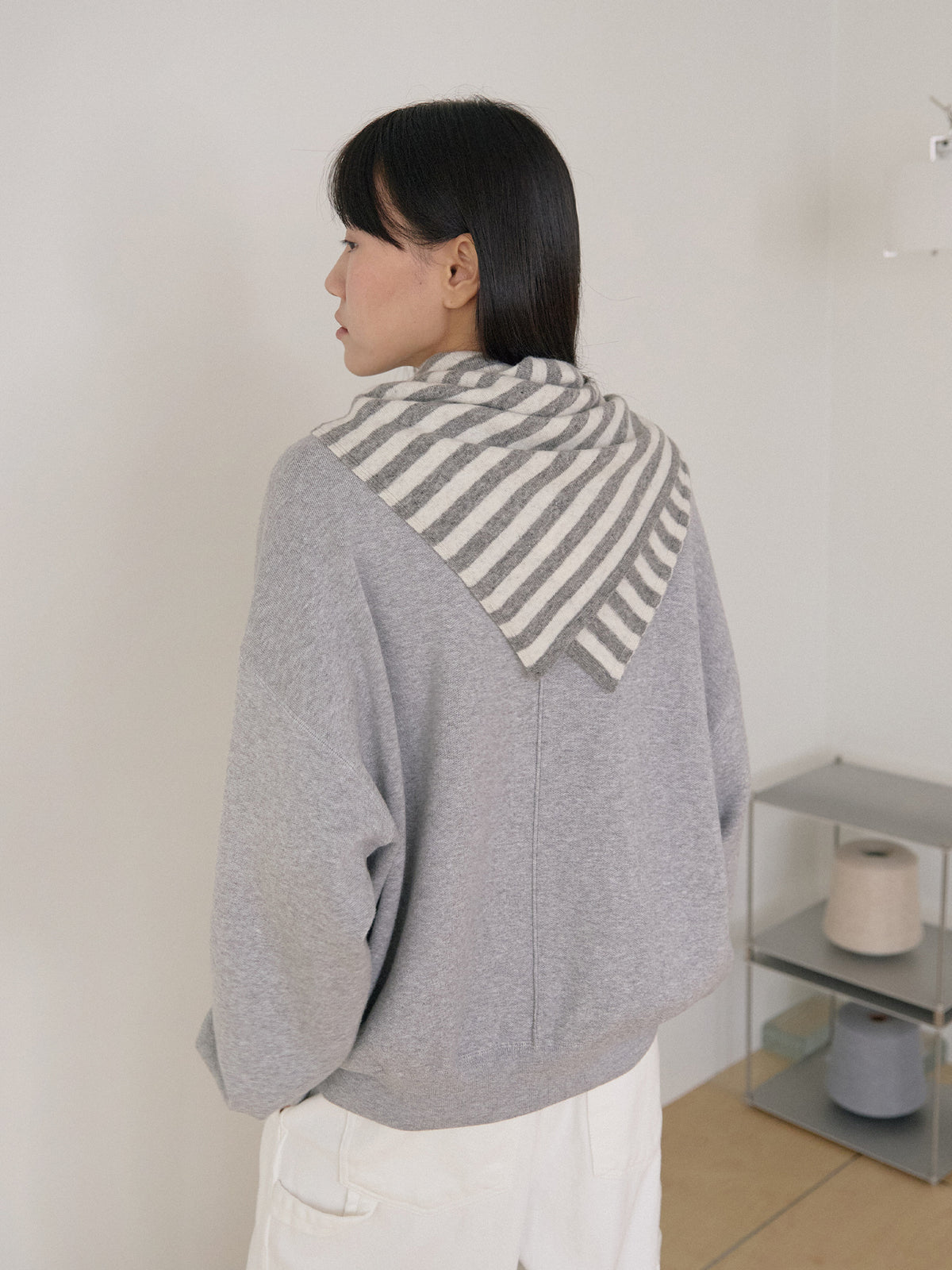 Ray Round Pullover - Gray 8